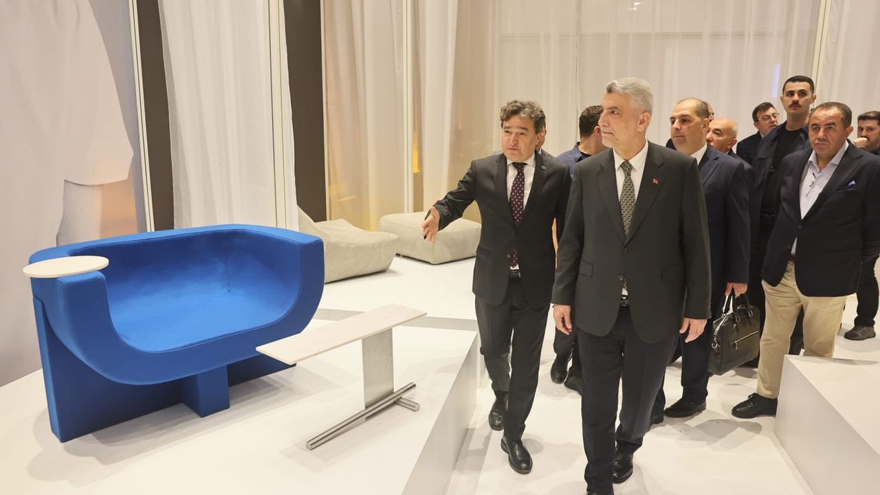 Ticaret Bakanı Ömer Bolat, Furnishings & Design İstanbul”u ziyaret etti Ticaret Bakanı Ömer Bolat, Furnishings & Design İstanbul”u ziyaret etti