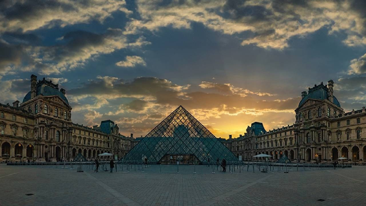 88 milyon Euro'luk hırsızlık sonrası önlem: Louvre'daki bazı değerli mücevherler Merkez Bankası’na taşındı 88 milyon Euro'luk hırsızlık sonrası önlem: Louvre'daki bazı değerli mücevherler Merkez Bankası’na taşındı