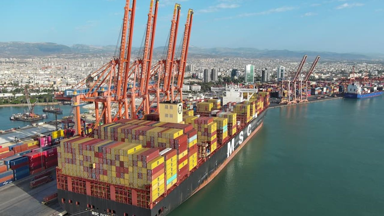 Mersin Limanı, EMH2 Terminali’nde ilk mega konteyner gemisini ağırladı Mersin Limanı, EMH2 Terminali’nde ilk mega konteyner gemisini ağırladı