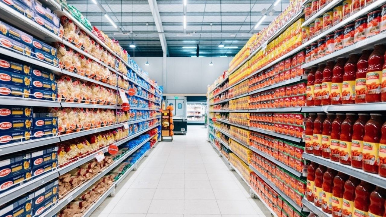 İngiltere’de perakende satışları yeniden düşüşte İngiltere’de perakende satışları yeniden düşüşte