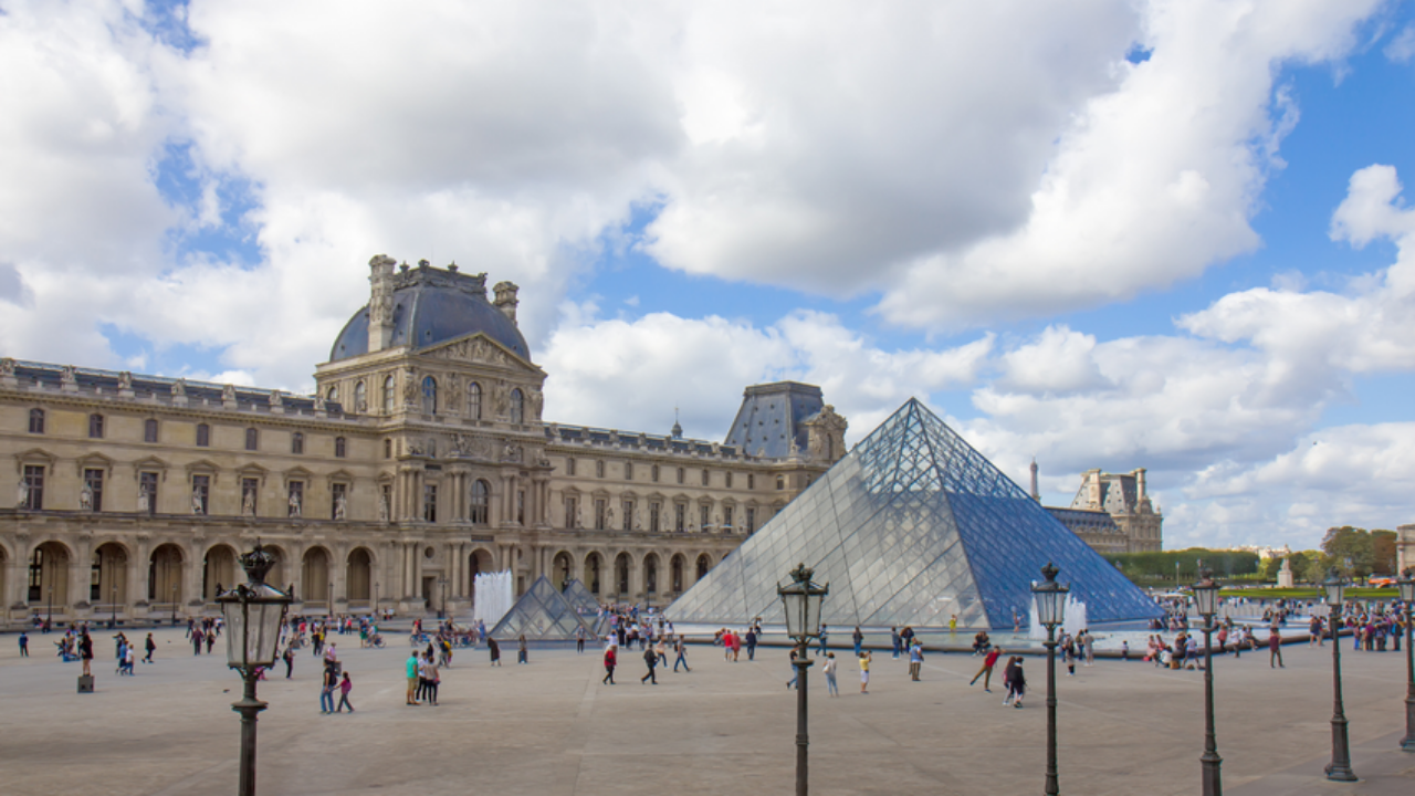 Louvre Müzesi'ndeki soyguna dair iki kişi tutuklandı
