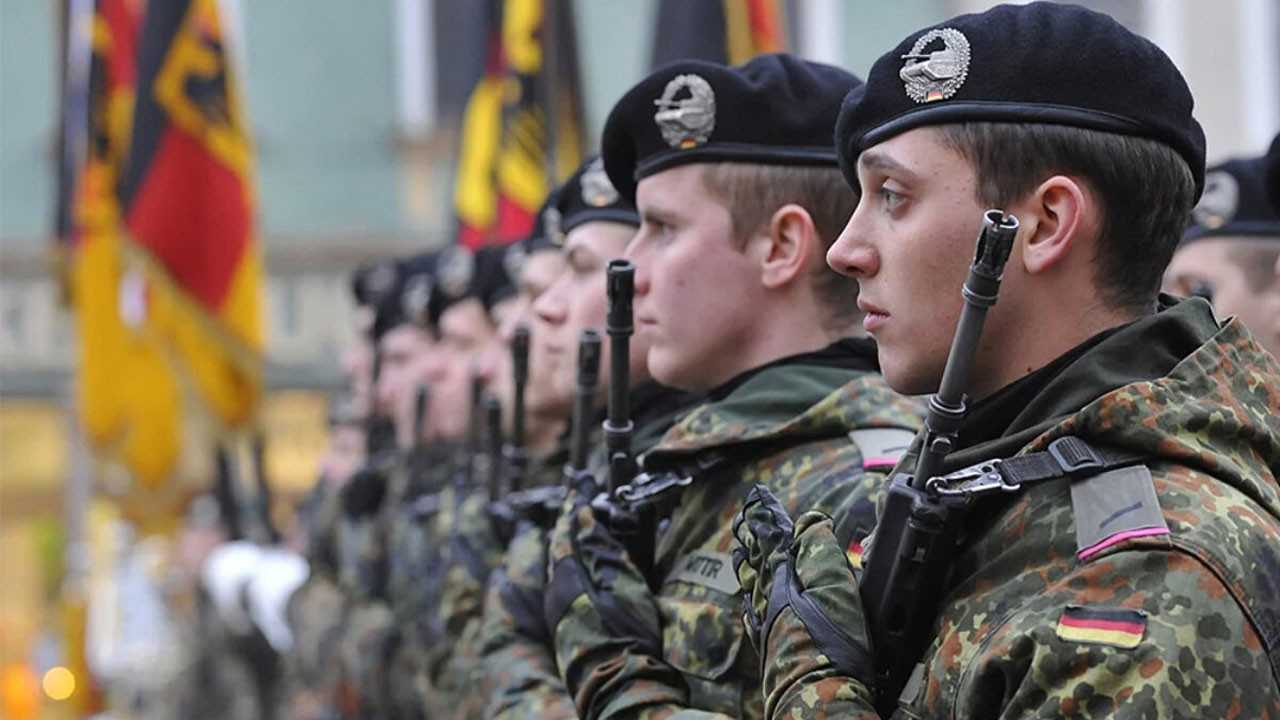 Almanya'da zorunluk askerlik geliyor