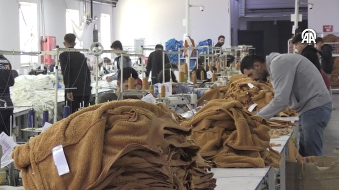 Tekstil işçisiydi, şimdi atölyesinde 170 kişi çalışıyor Tekstil işçisiydi, şimdi atölyesinde 170 kişi çalışıyor