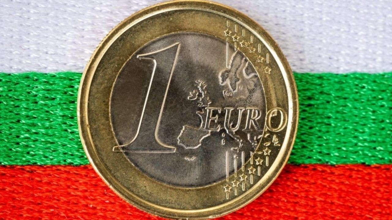 Bulgaristan’da para birimi değişikliği nedeniyle 2 gün resmi tatil ilan edildi Bulgaristan’da para birimi değişikliği nedeniyle 2 gün resmi tatil ilan edildi