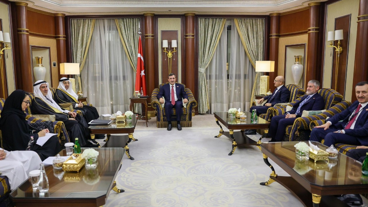 Cumhurbaşkanı Yardımcısı Yılmaz, Suudi Arabistan Yatırım Bakanı ile görüştü