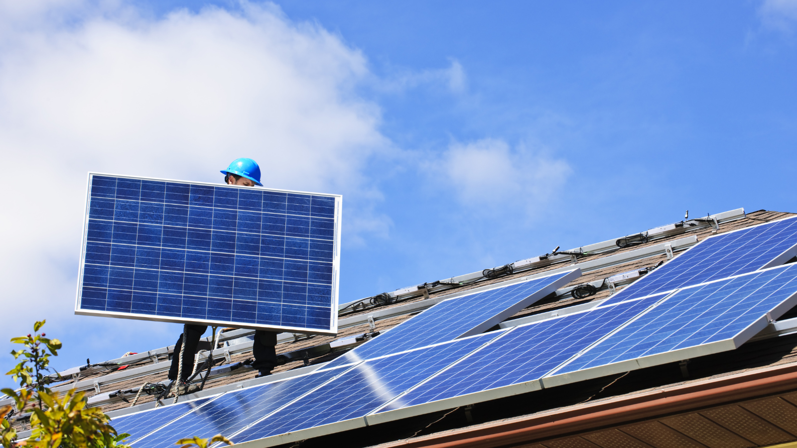 Güneş enerjisi zorunluluğu ile kentlerin enerji dönüşümü: Berlin ve Hamburg örneği Güneş enerjisi zorunluluğu ile kentlerin enerji dönüşümü: Berlin ve Hamburg örneği