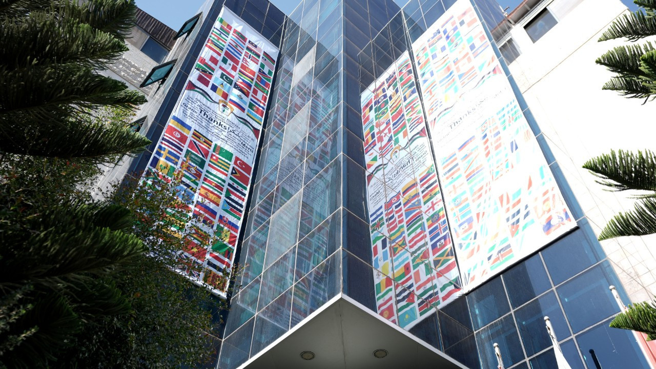 FKÖ, Filistin’i tanıyan ülkelerin bayraklarını Ramallah’taki binasına astı