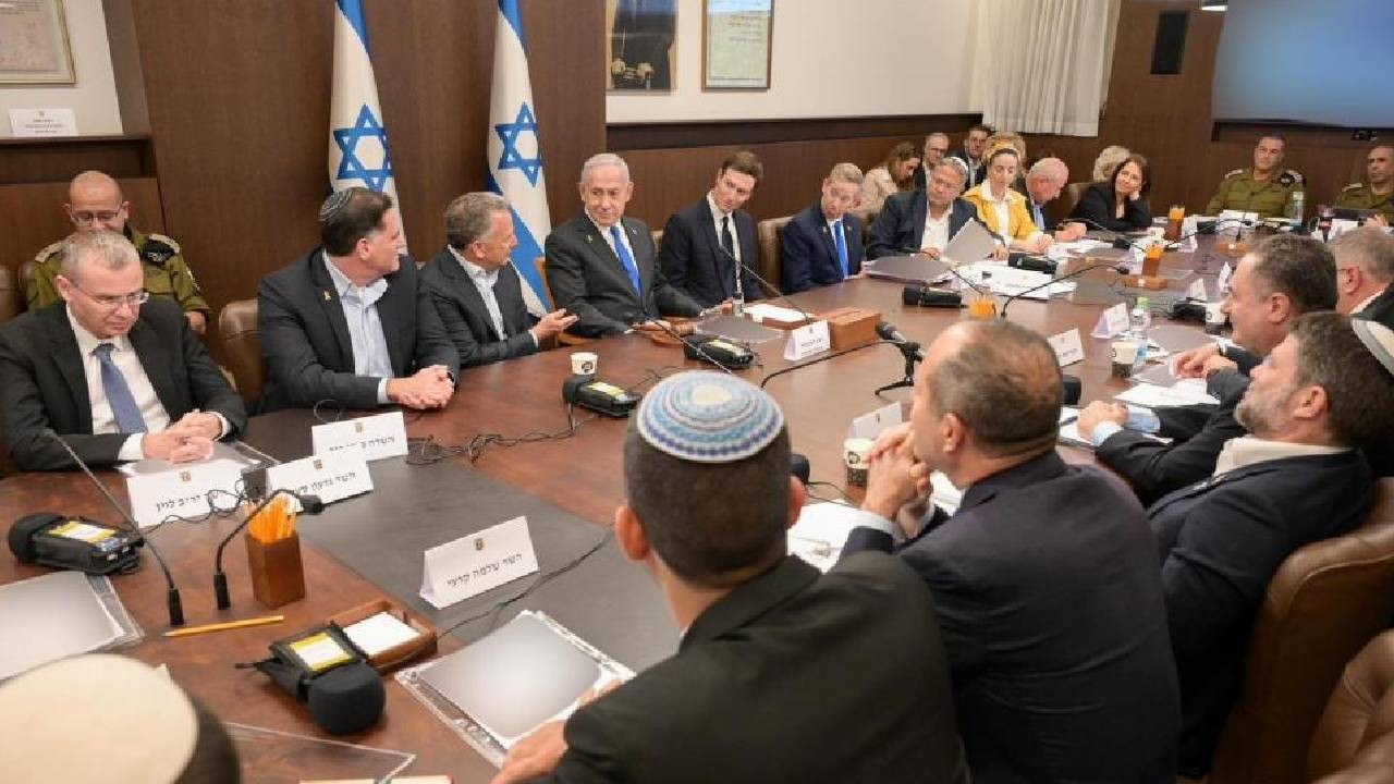 İsrail hükümetinden Trump’ın Gazze’de ateşkes anlaşmasına onay İsrail hükümetinden Trump’ın Gazze’de ateşkes anlaşmasına onay