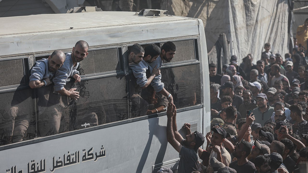 İsrail’in serbest bıraktığı Filistinli esirlerin bir kısmı Gazze’ye ulaştı