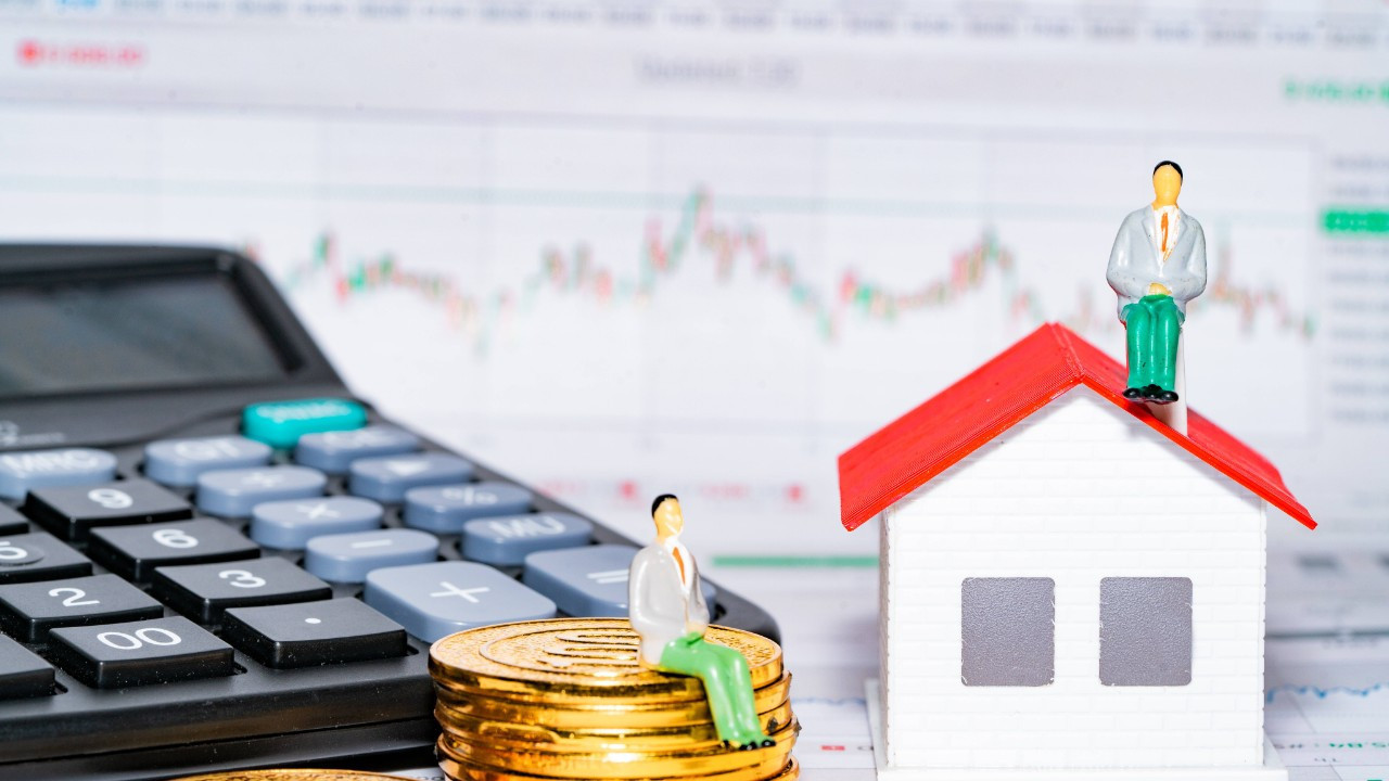 Konut fiyatları enflasyon karşısında 20 aydır eriyor!