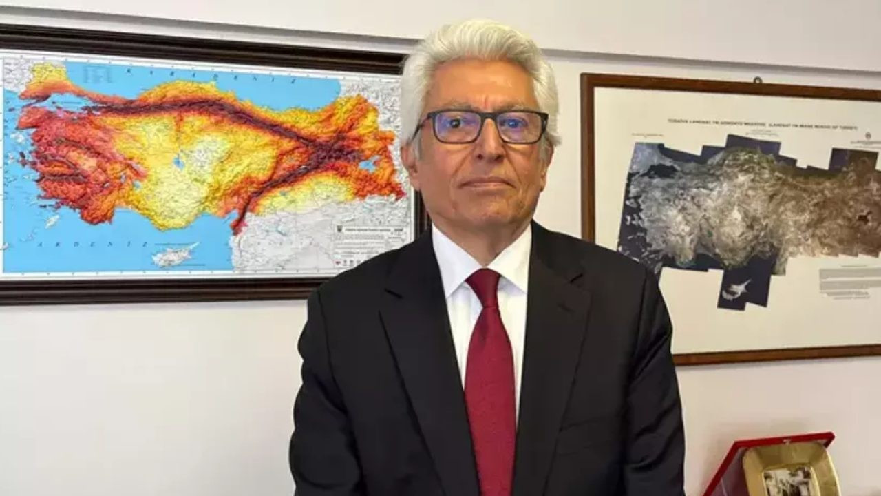 Karadeniz'de 3.7 büyüklüğünde deprem: İstanbul'da neden hissedildi? Deprem profesörü yanıt verdi Karadeniz'de 3.7 büyüklüğünde deprem: İstanbul'da neden hissedildi? Deprem profesörü yanıt verdi