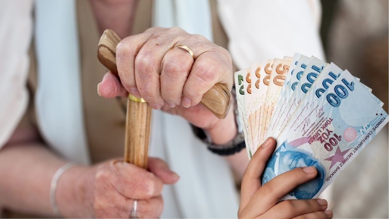 SGK/Raci Kaya: Eskiden mezarda emeklilik deniliyordu artık 78 yaşına kadar yaşıyoruz