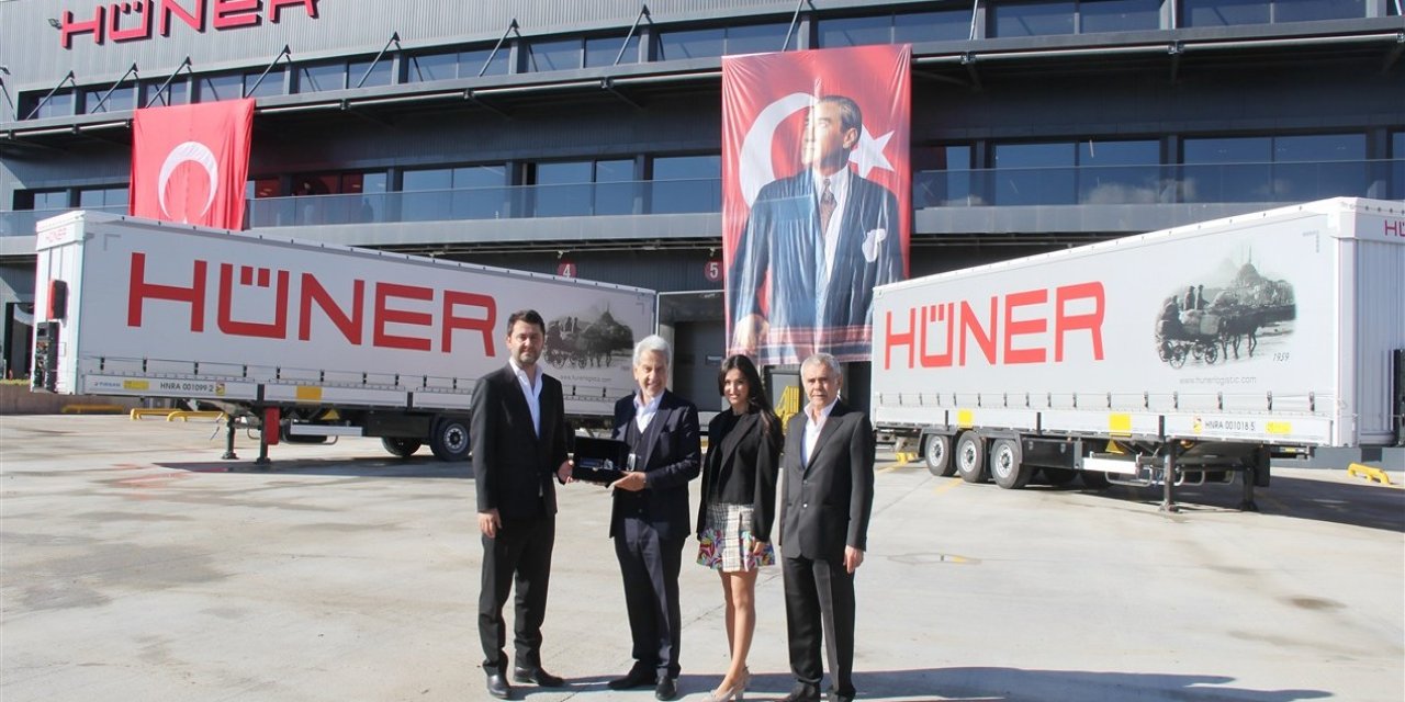 Tırsan ve Hüner işbirliği Cumhuriyet Bayramı’nda 500 treyler ile taçlandı Tırsan ve Hüner işbirliği Cumhuriyet Bayramı’nda 500 treyler ile taçlandı