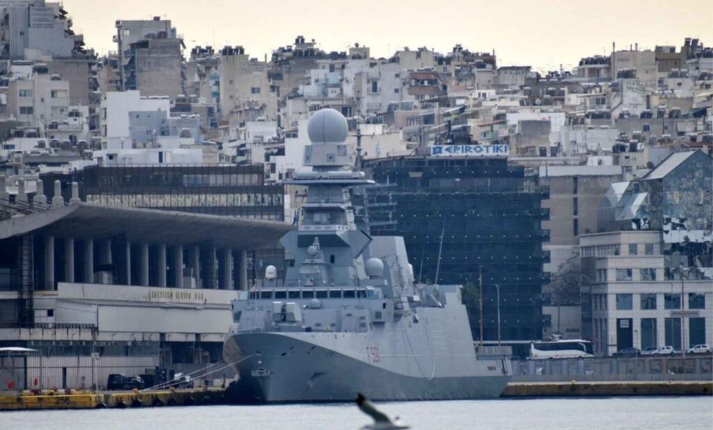 İtalya’nın Bergamini Sınıfı Firkateyni Yunanistan’da İtalya’nın Bergamini Sınıfı Firkateyni Yunanistan’da