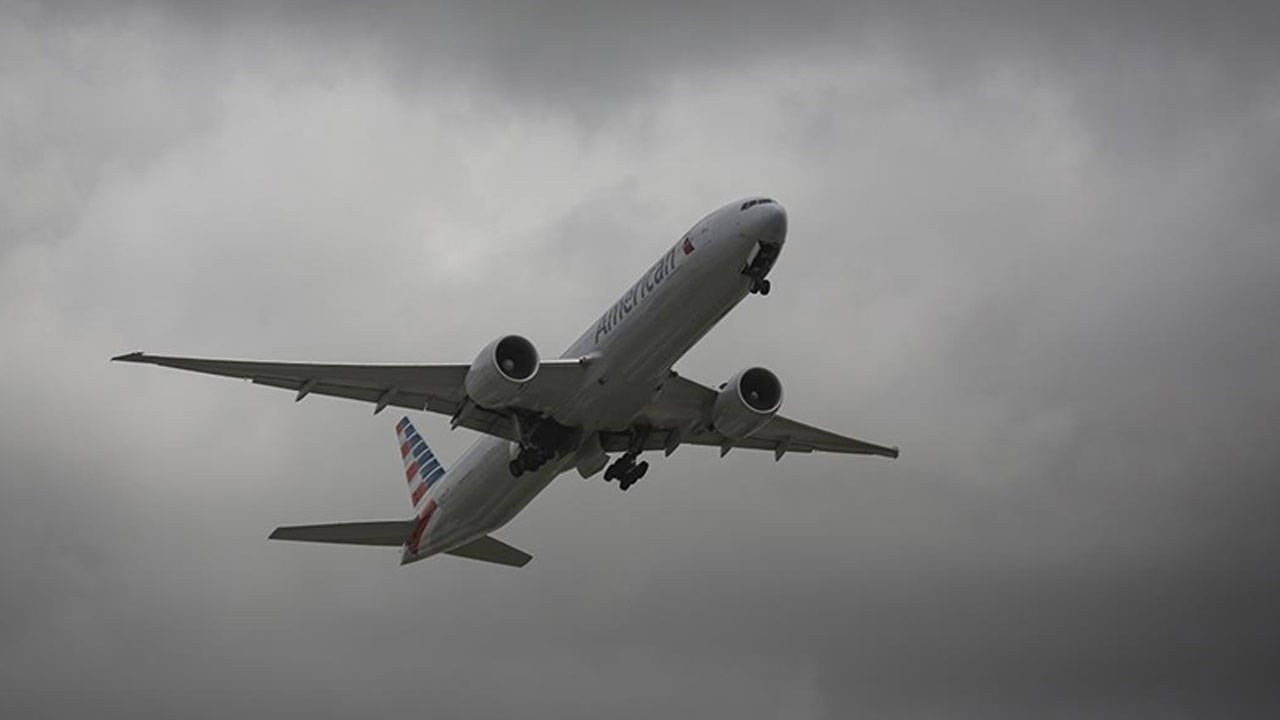 ABD’de Hava Trafiğinde Kısıtlama: Uçuşlar Azaltılıyor ABD’de Hava Trafiğinde Kısıtlama: Uçuşlar Azaltılıyor