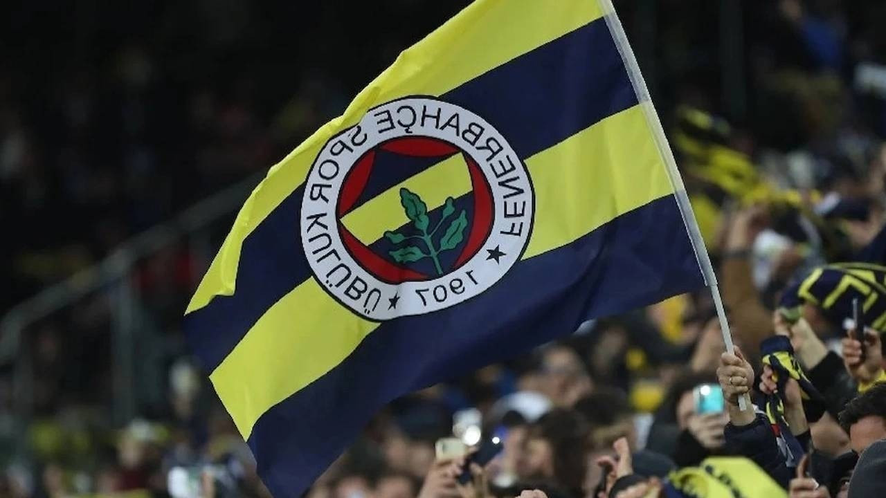 Fenerbahçe Yönetiminde Üç İstifa Gerçekleşti Fenerbahçe Yönetiminde Üç İstifa Gerçekleşti